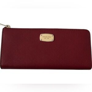 Michael Kors Jet Set Large Three-Quarter Zip Walletp